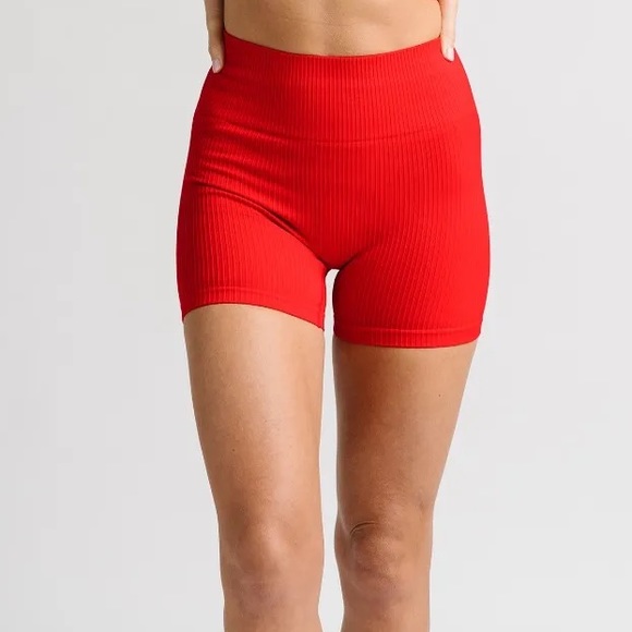 Zyia Cherry Reve Seamless Hustle Shorts - Picture 2 of 3